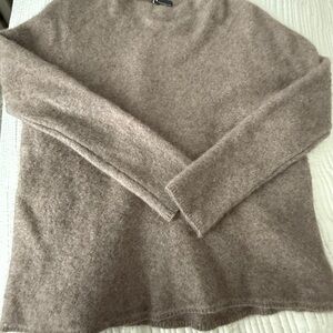 Bloomingdale's Women's Sweater in Warm Tan